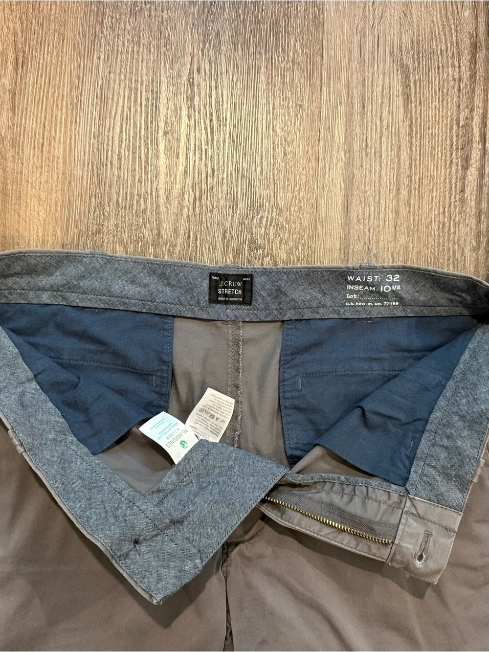 J.Crew Stretch Chino Shorts Men’s 32 slate Gray  10” Inseam Lightweight